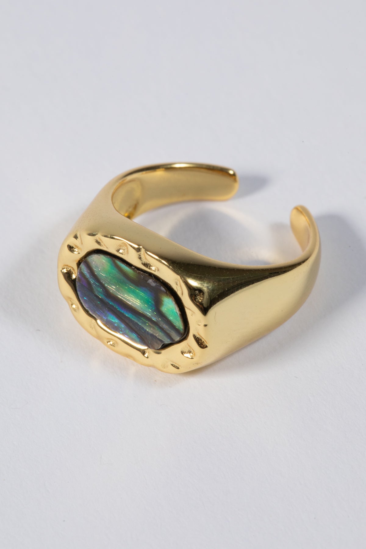 BIANCA HAMMERED ABALONE SHELL RING