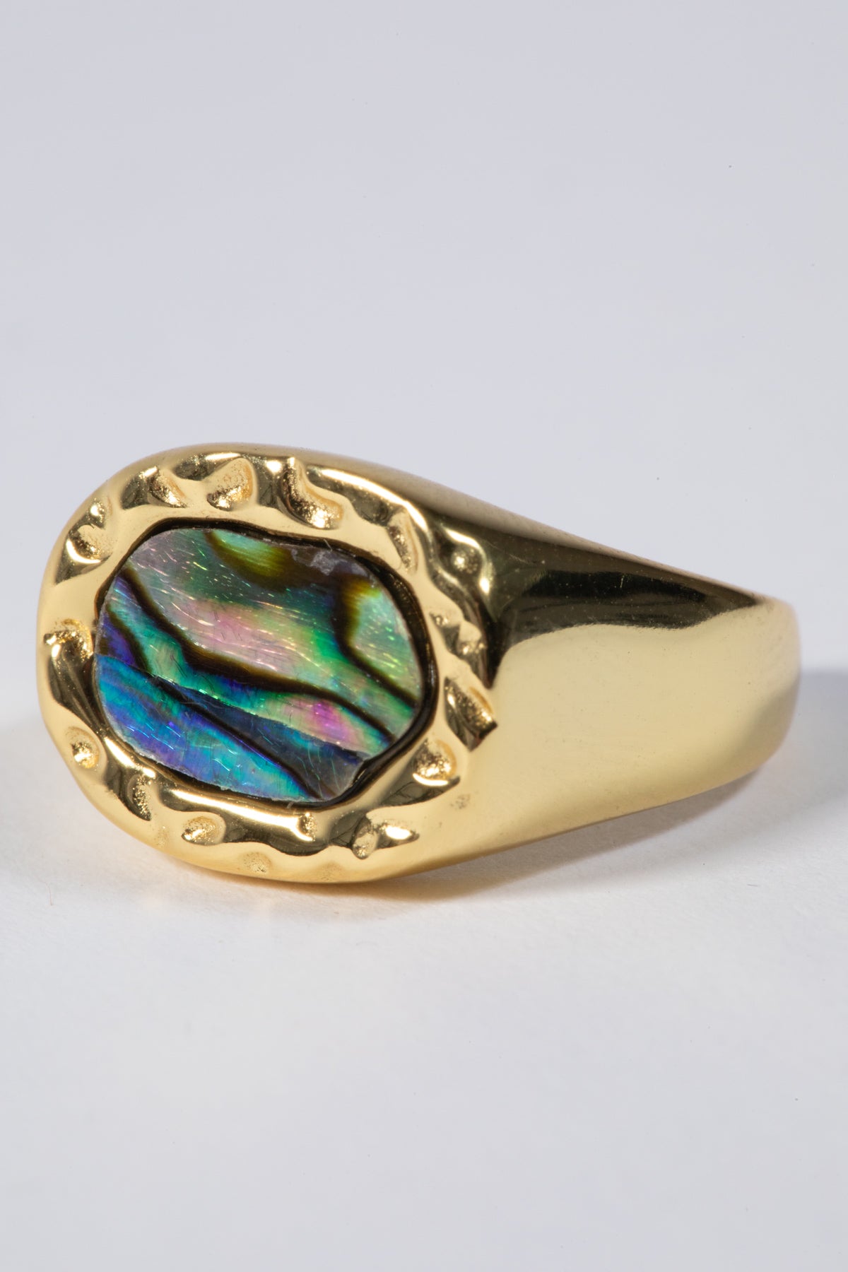 BIANCA HAMMERED ABALONE SHELL RING